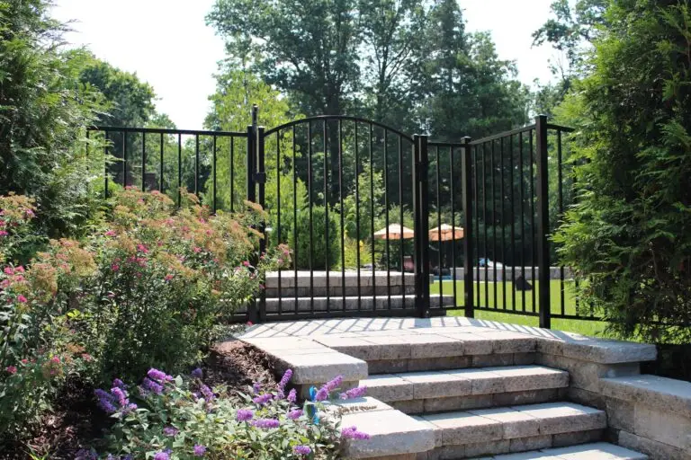 Aluminum Black Fence Series 100 Flush Top Flush Bottom Ached Welded Swing Gate